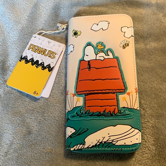 Loungefly Handbags - Nwt Loungefly Peanuts Wallet